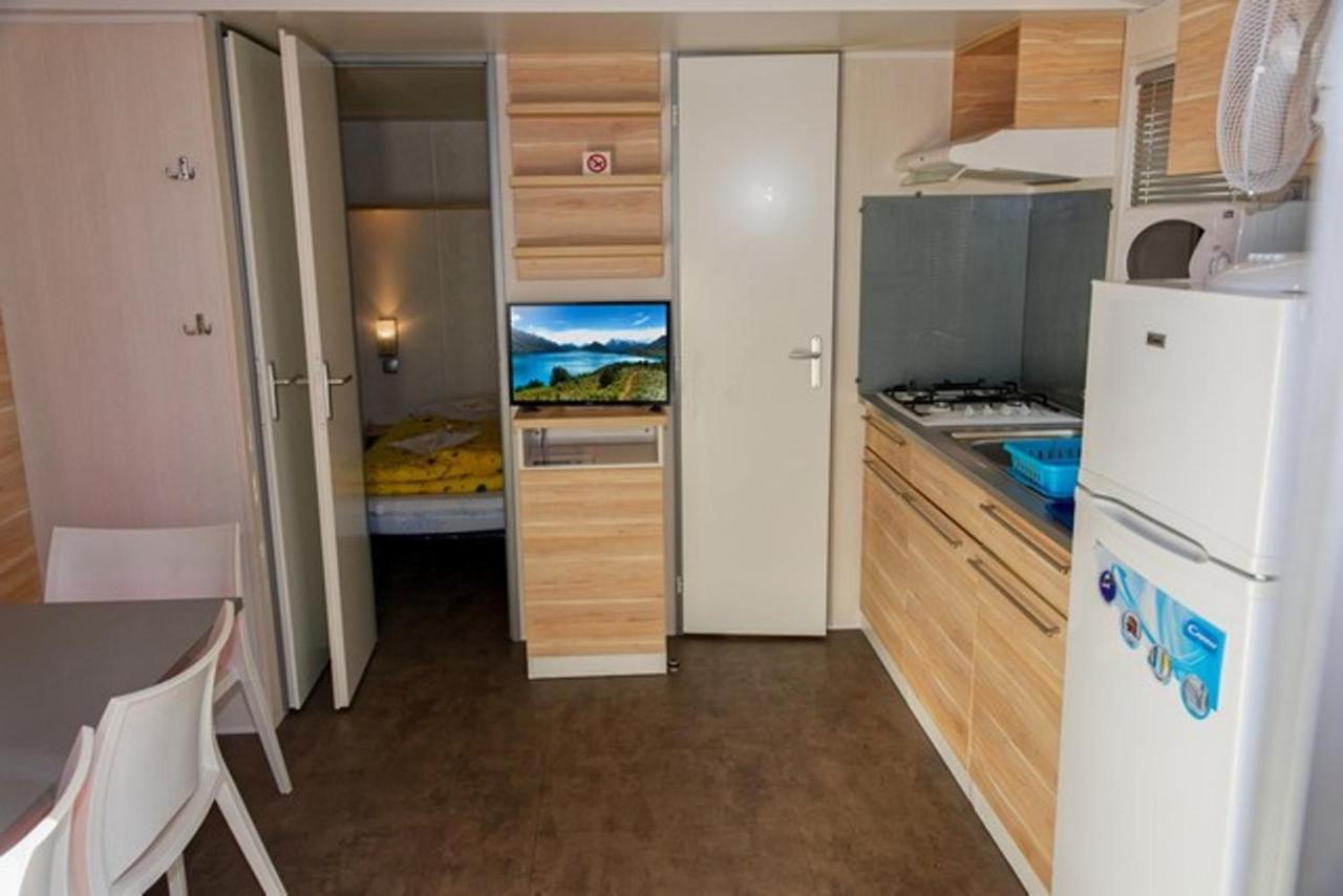 Camping Les Rives Du Lac De Vinca Kültér fotó