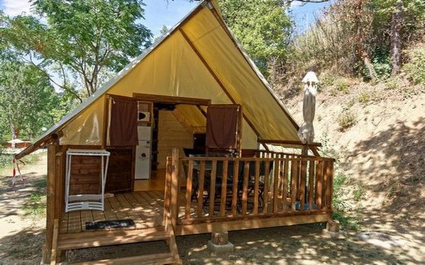 Camping Les Rives Du Lac De Vinca Kültér fotó