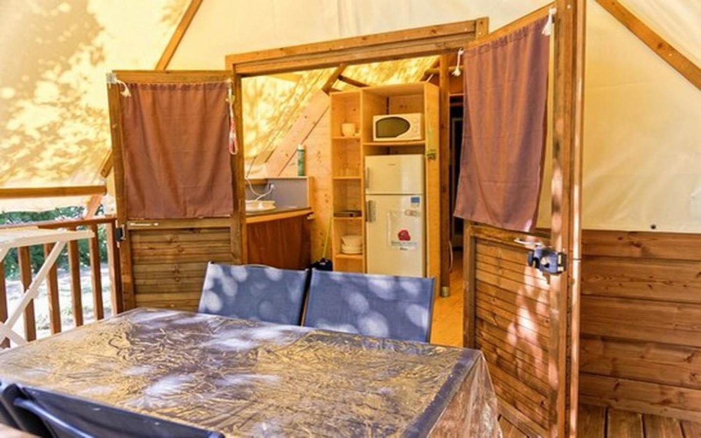Camping Les Rives Du Lac De Vinca Kültér fotó