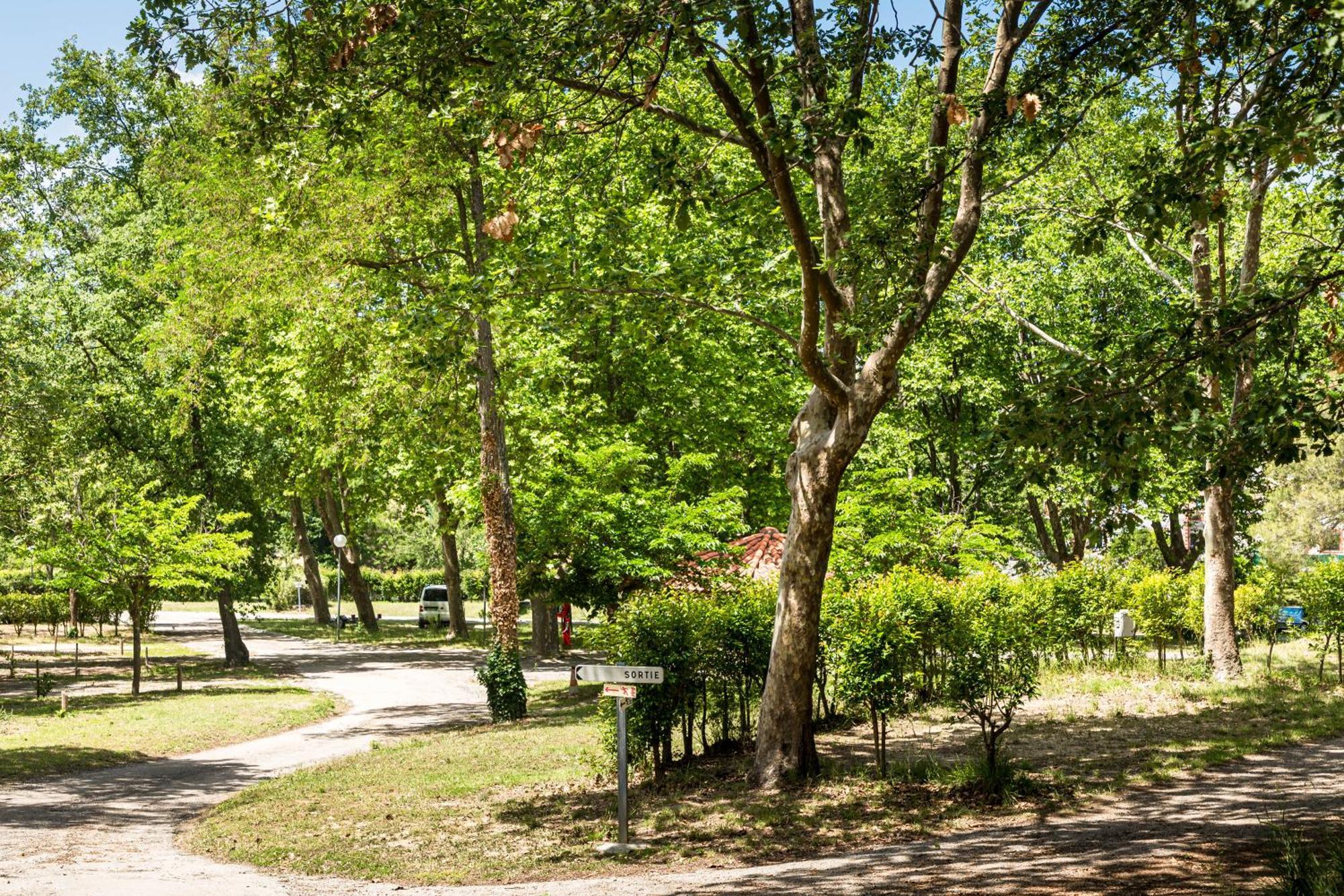 Camping Les Rives Du Lac De Vinca Kültér fotó