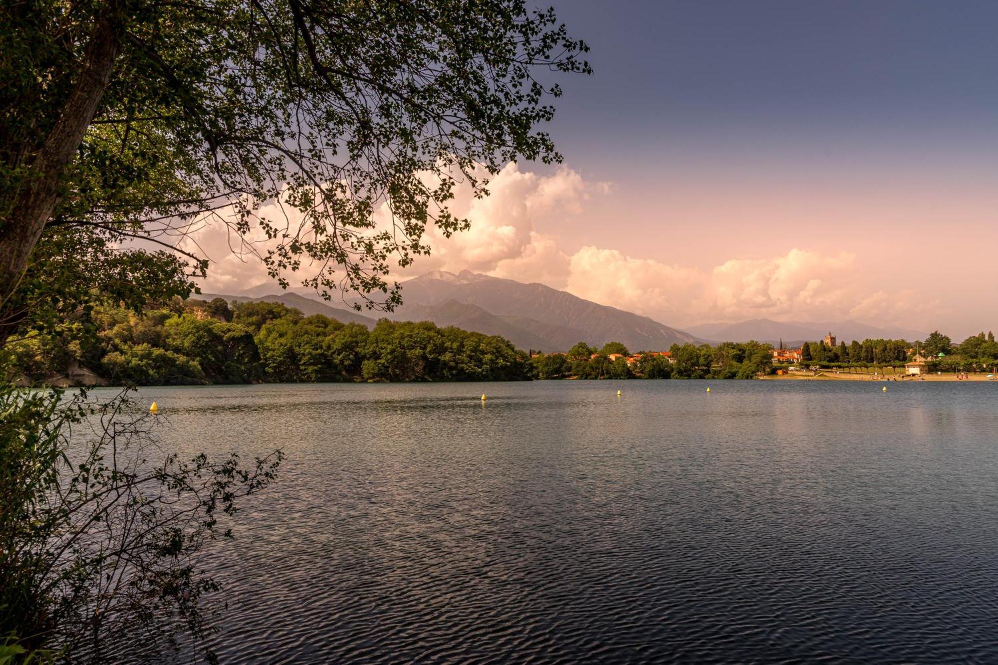 Camping Les Rives Du Lac De Vinca Kültér fotó
